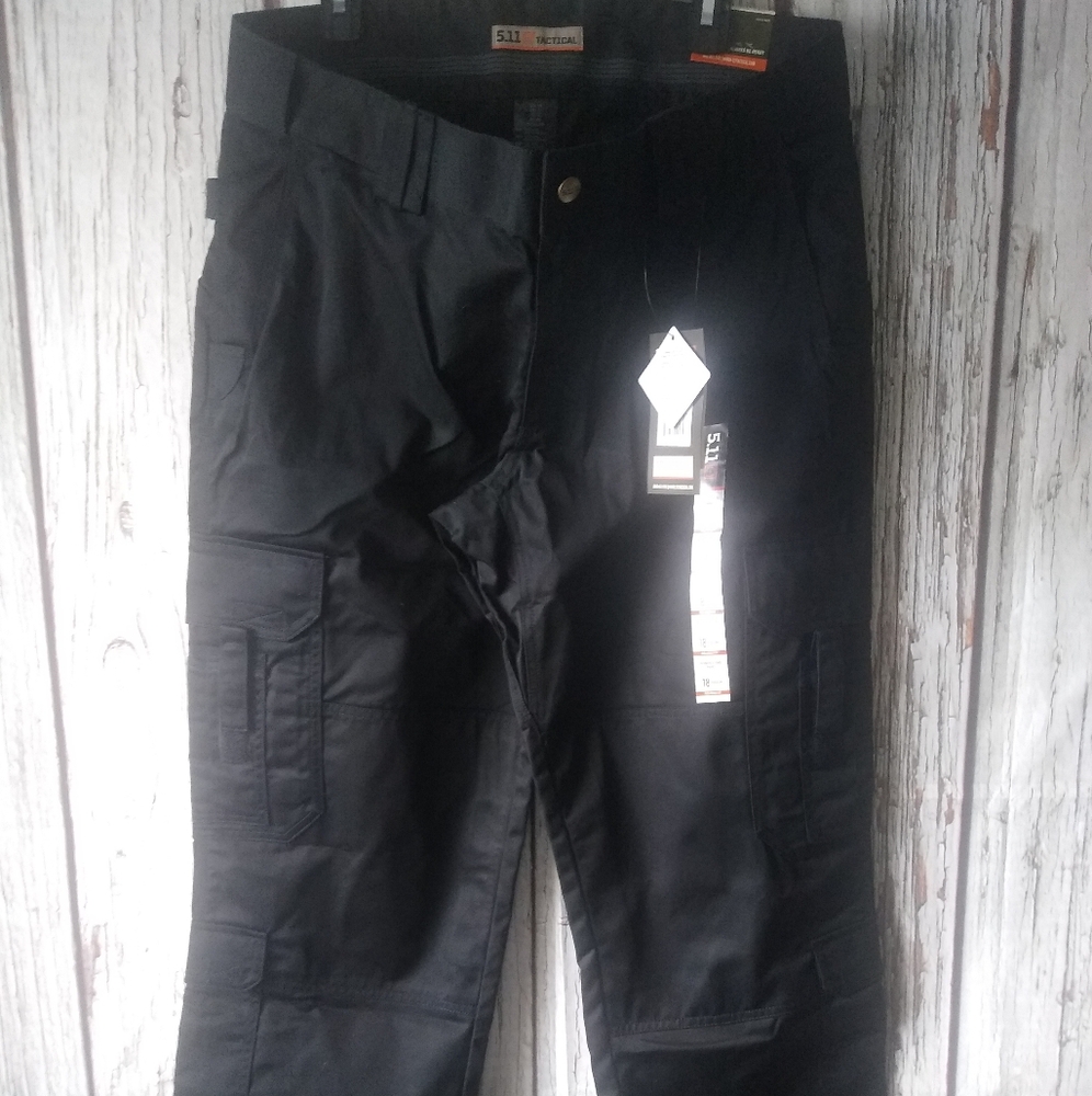 5.11 Tactical (64301) Women's Black Relaxed Fit EMS Cargo Pants Size 18 36x32